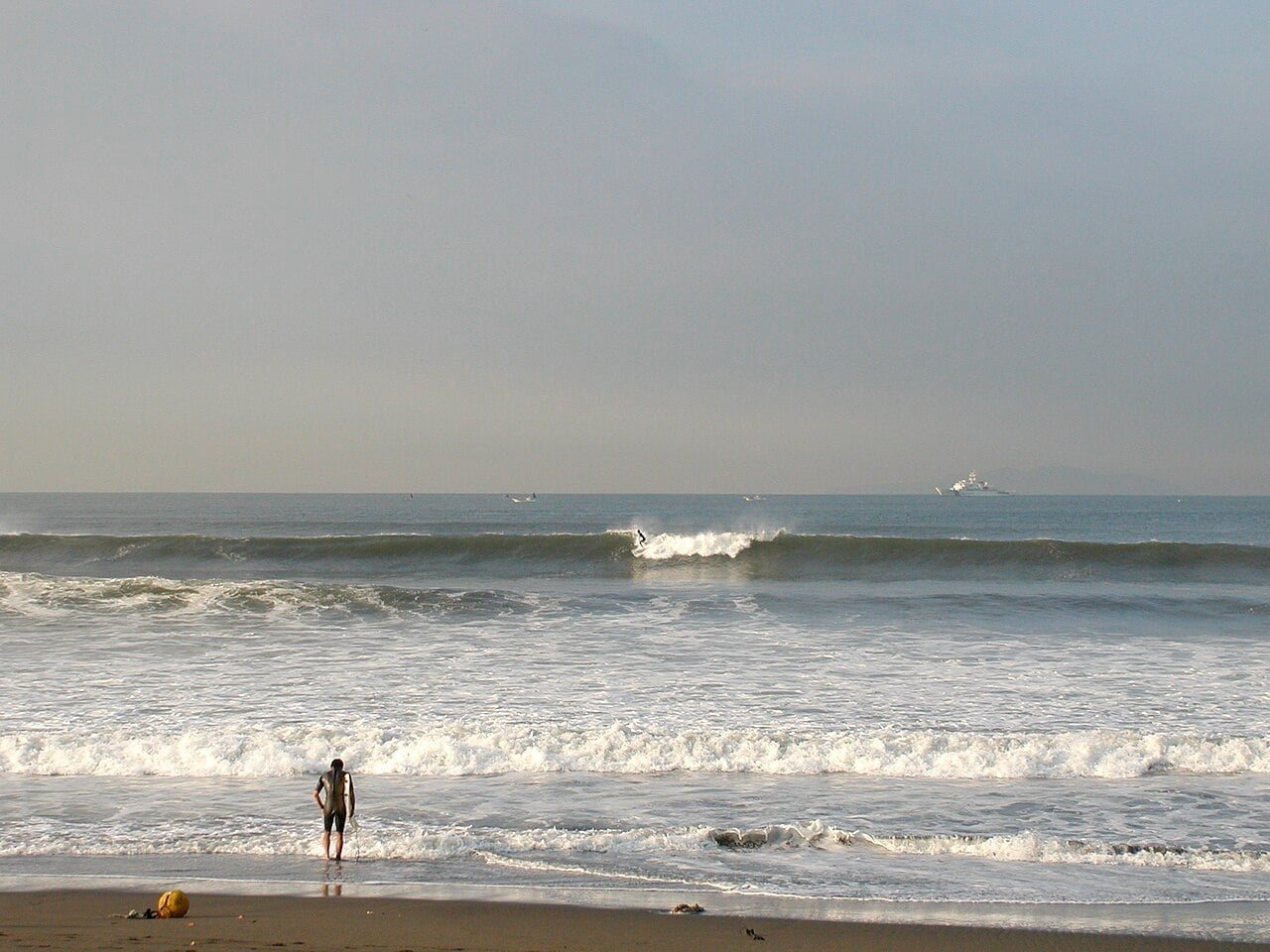 Deportes Acuáticos: Surf, Kayak y SUP en Japón